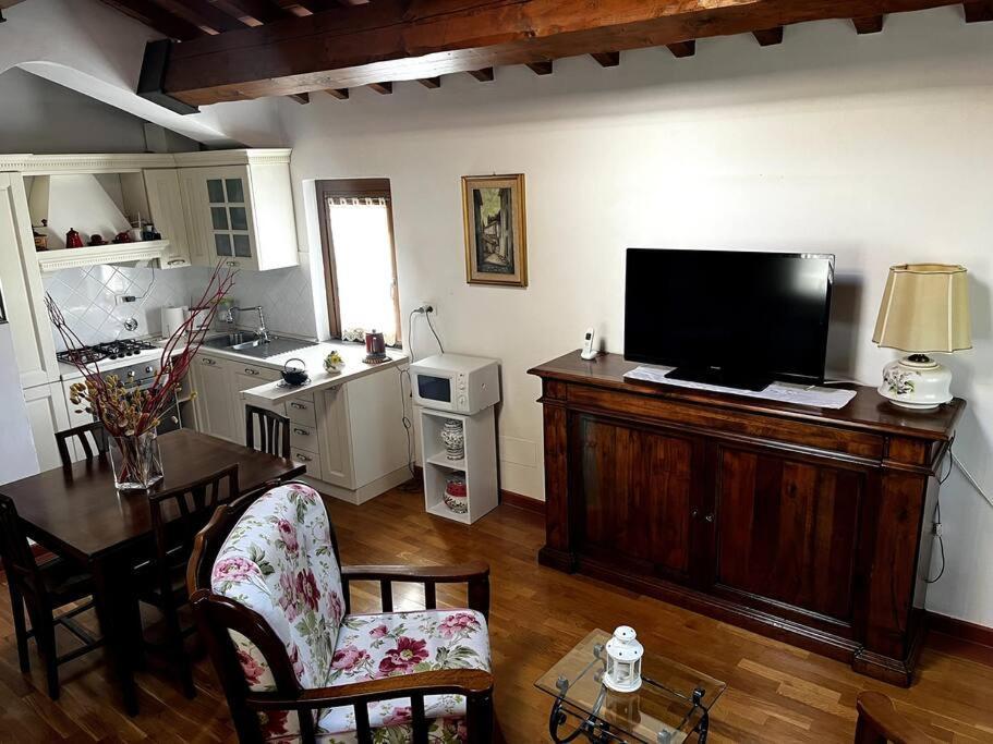 임프루네타 Charming Townhouse With Garden 아파트 외부 사진